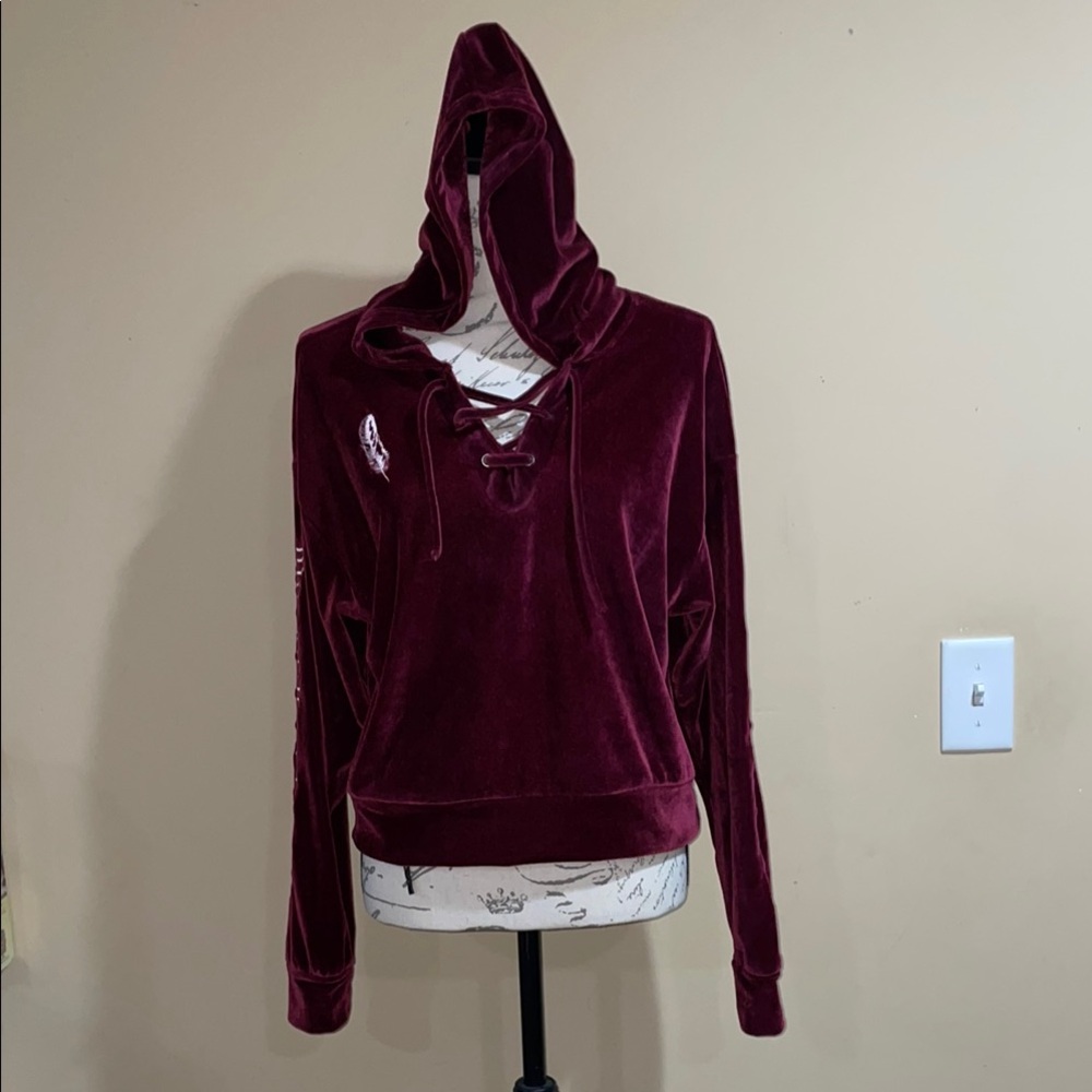 Harry Potter Wingardium Leviosa Hoodie.